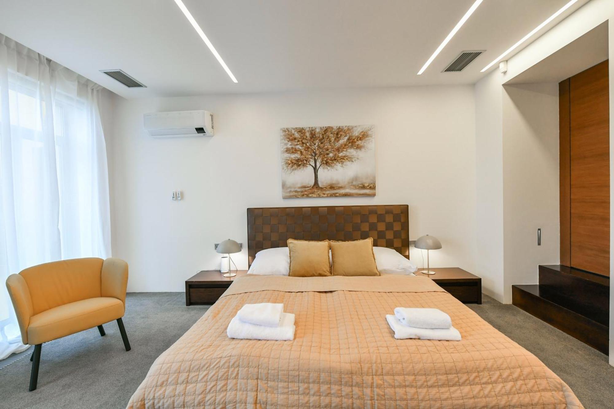 Presidential Penthouse, 303m2, Jacuzzi On Terrace, Sauna, 6bdrm, 4bthrm, Ac, Lift Apartmán *