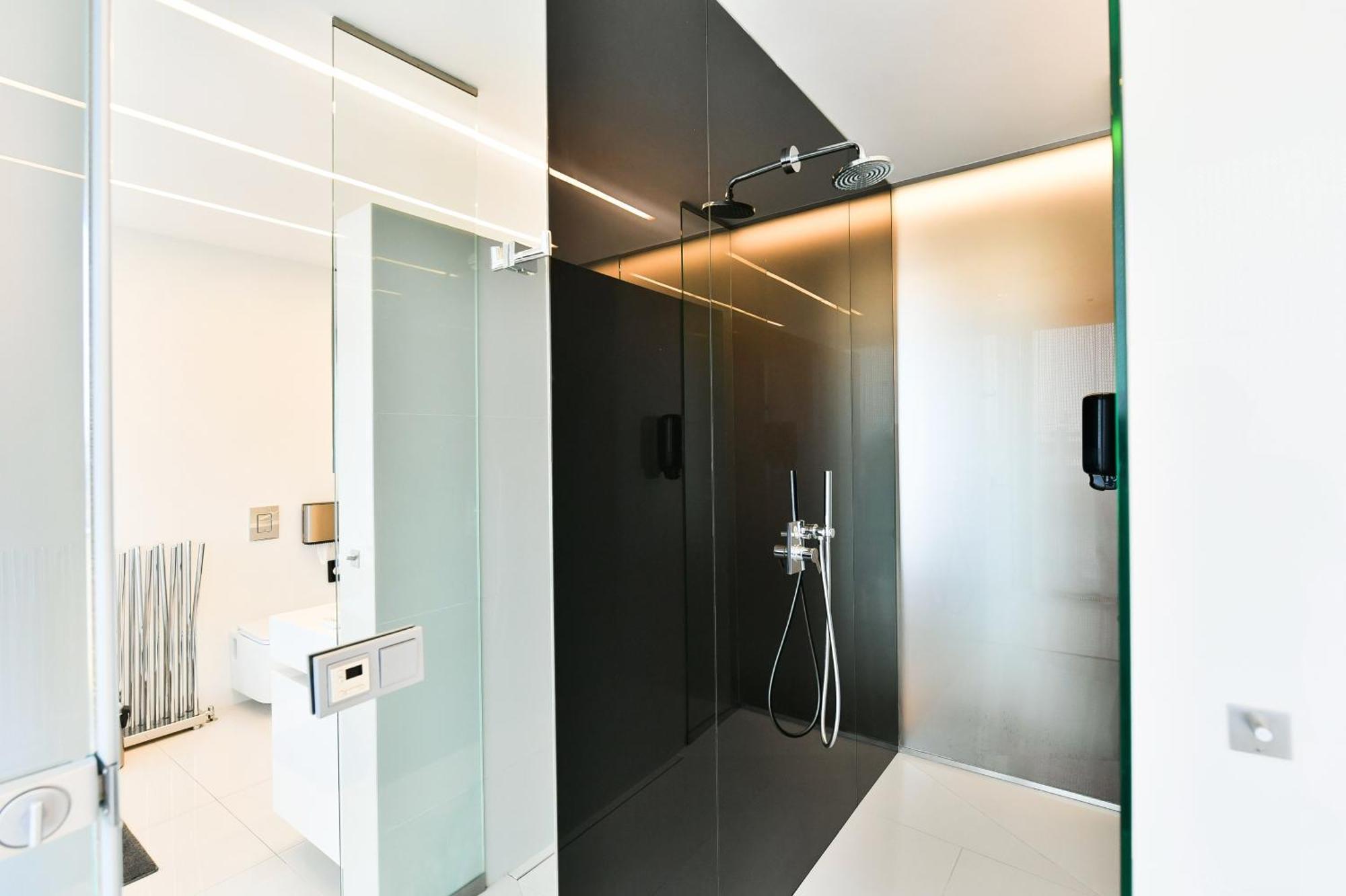 Presidential Penthouse, 303m2, Jacuzzi On Terrace, Sauna, 6bdrm, 4bthrm, Ac, Lift Apartmán