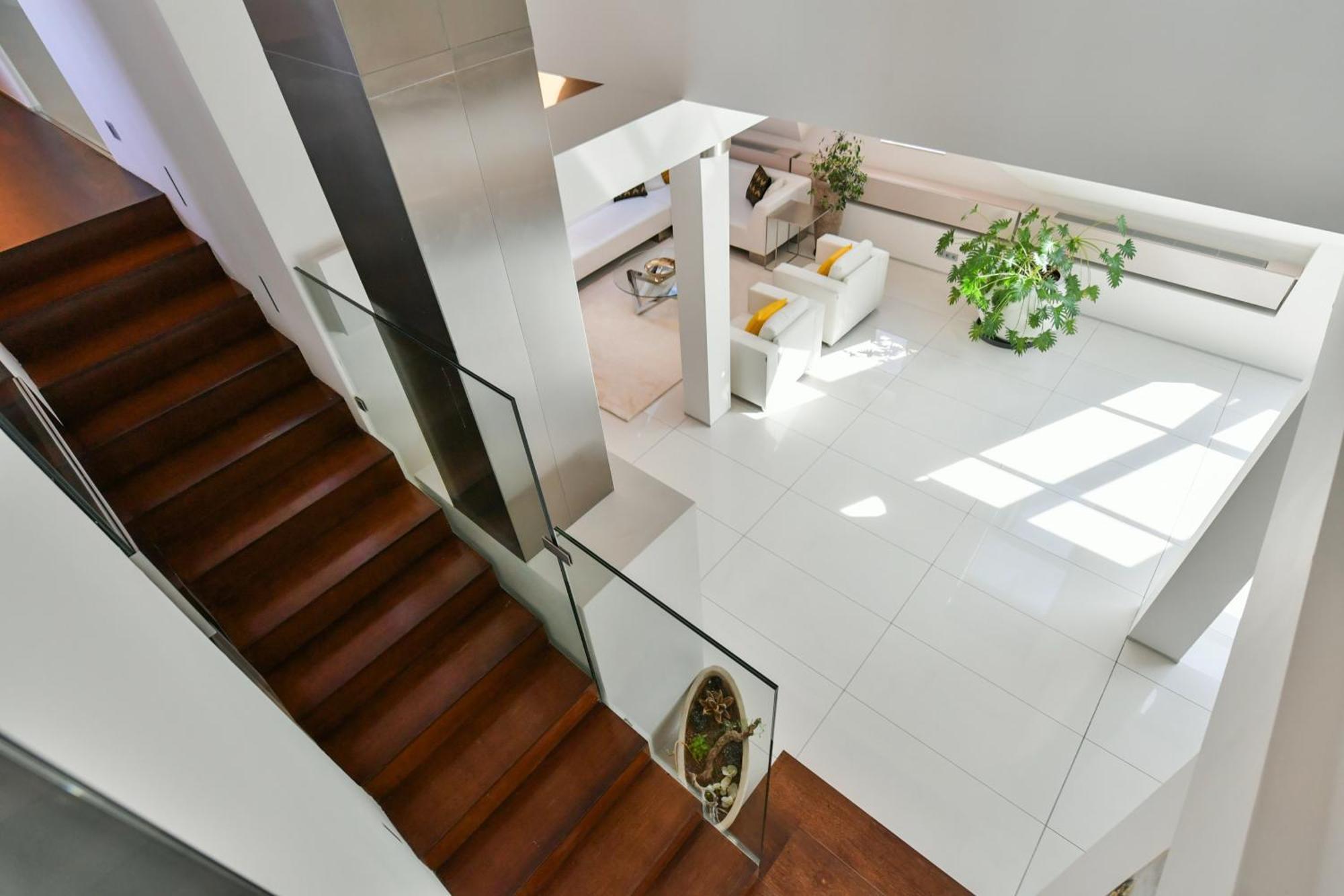 Presidential Penthouse, 303m2, Jacuzzi On Terrace, Sauna, 6bdrm, 4bthrm, Ac, Lift * Praha